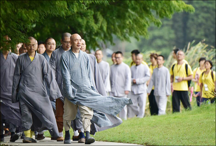戒幢佛学研究所·复旦禅学社学员与研究所师生在西园寺举办雅集
